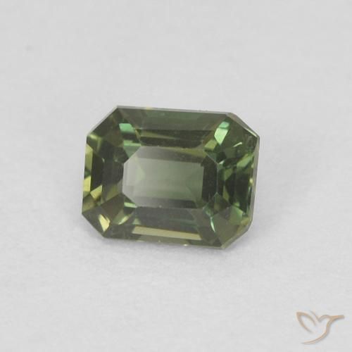 0.25 карата, натуральный Medium Dark-Green Корнерупин, Октагон / Изумрудная Огранка, Чистота VVS