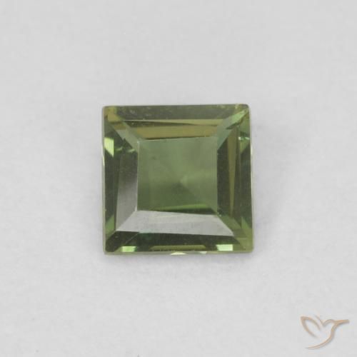 0.23ct Натуральный Глубокий земляной зеленый Корнерупин, Квадрат, VVS-VS
