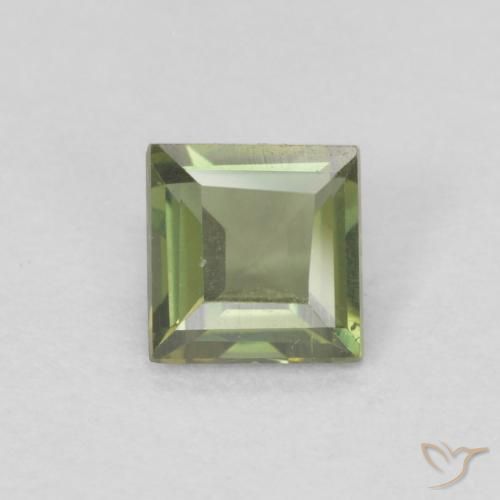 0.26ct Натуральный Medium Dark-Green Корнерупин, Квадрат, VVS-VS