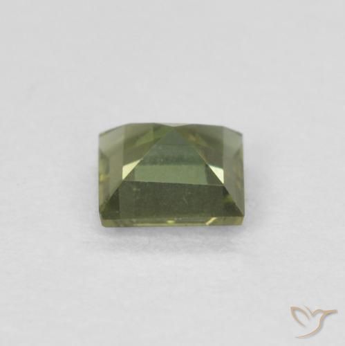 0.26 карата, натуральный Medium Dark-Green Корнерупин, Квадрат, VVS-VS