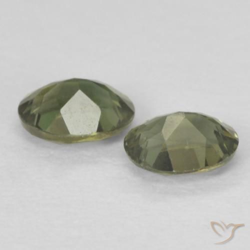 0.37 карата, натуральный Medium Dark-Green Корнерупин, Овал, Чистота VS