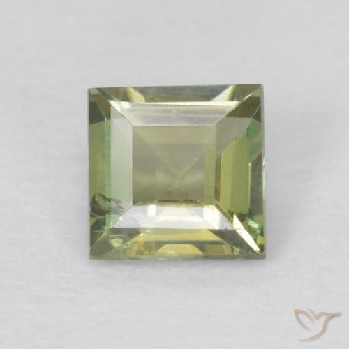 0.25ct Натуральный Светлый лесной зеленый Корнерупин, Квадрат, Чистота VS