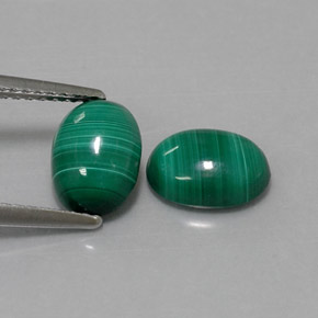  карата, натуральный Зеленый различных оттенков Малахит, Огранка Овал, Непрозрачный