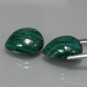  карата, натуральный Зеленый различных оттенков Малахит, Форма груши, Непрозрачный