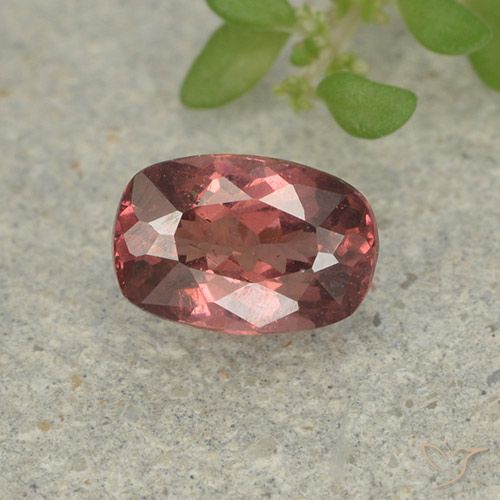 0.61ct Натуральный Средний розовый Малайский гранат, Подушка, Чистота VS
