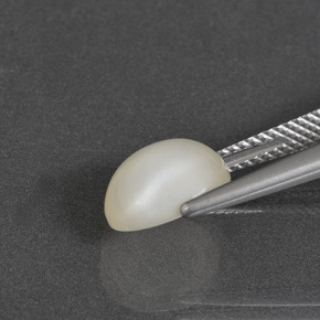 2.82 карата, натуральный Теплый белый Лунный Камень, Огранка Овал, Полупрозрачный