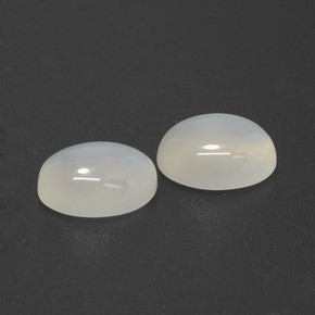 5.71 карата, натуральный Полупрозрачный белый Лунный Камень, Огранка Овал, Полупрозрачный