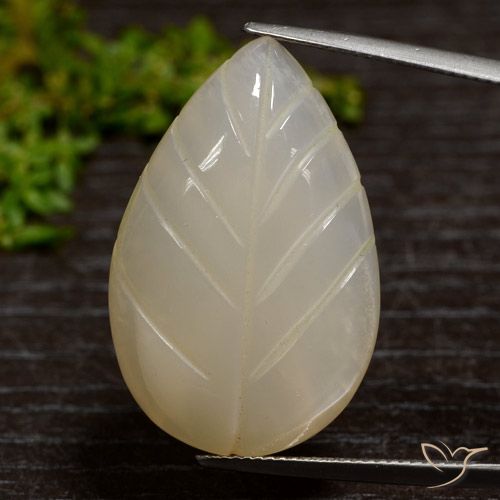 Натуральный Светло-кофейный коричневый Лунный камень 31,11 карата Необычная форма, Полупрозрачный