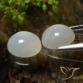 3.27 карата, натуральный Теплый белый Лунный Камень, Огранка Овал, Полупрозрачный