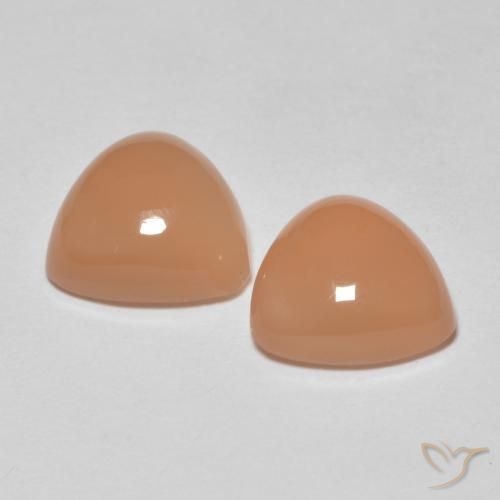 3.57 карата, натуральный Medium Light-Orange Лунный камень, Триллион, Полупрозрачный