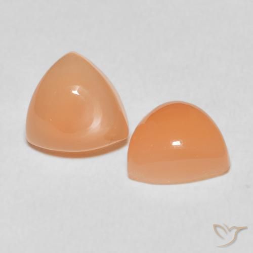 3.70 карата, натуральный Medium Light-Orange Лунный камень, Триллион, Полупрозрачный