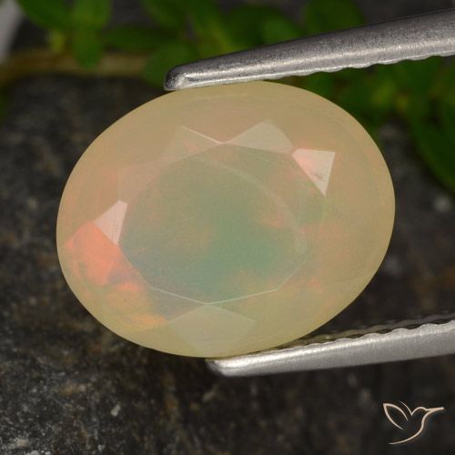 1.54ct Натуральный Многоцветный Опал, Овал, Полупрозрачный