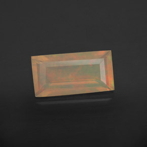 Натуральный многоцветный опал 1,55 карата прозрачный, полупрозрачный