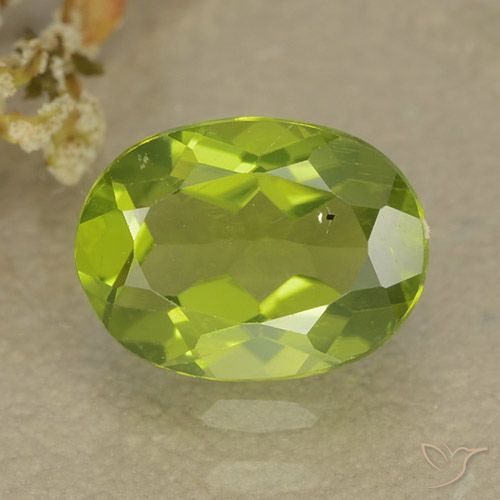 1.37ct Натуральный Средний зеленый Перидот, Овал, Чистота VS