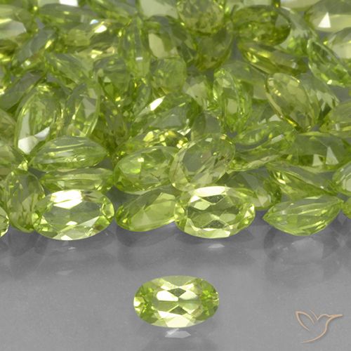 0.24ct Натуральный Средний зеленый Перидот, Овал, VVS-VS