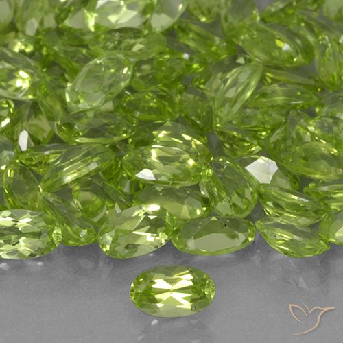 0.24ct Натуральный Ярко-зеленый Перидот, Овал, VVS-VS