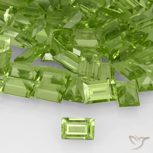 0.61ct Натуральный Средний зеленый Перидот, Огранка Багет, VVS-VS