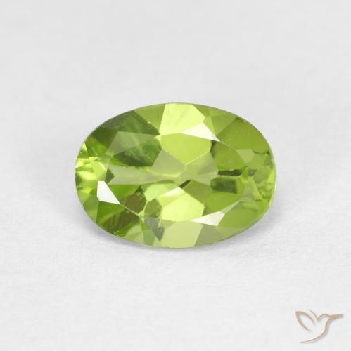 0.88ct Натуральный Ярко-зеленый Перидот, Овал, Чистота VS