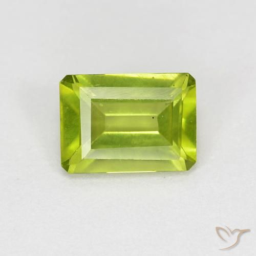 1.03ct Натуральный Средний зеленый Перидот, Изумрудная огранка, Чистота VS