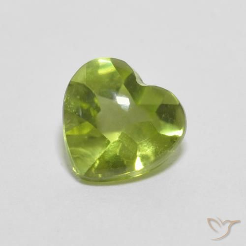 0.84ct Натуральный Ярко-зеленый Перидот, Сердце, Прозрачный