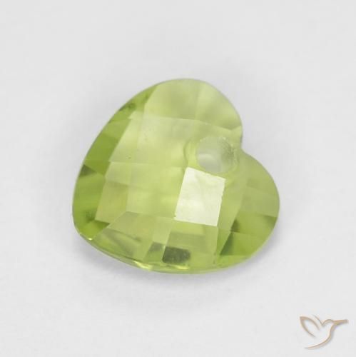 0.75ct Натуральный Средний зеленый Перидот, Сердце, Чистота VS