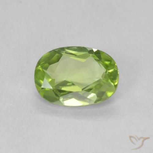 0.76ct Натуральный Средний зеленый Перидот, Овал, Чистота VVS