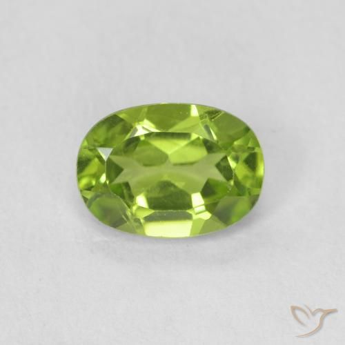 0.92ct Натуральный Средний зеленый Перидот, Овал, VVS-VS
