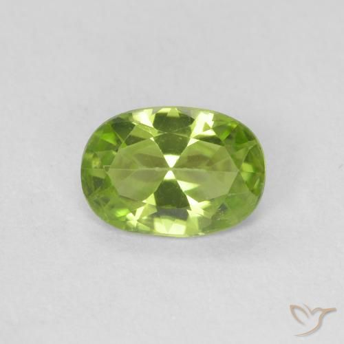 0.76ct Натуральный Ярко-зеленый Перидот, Овал, VVS-VS