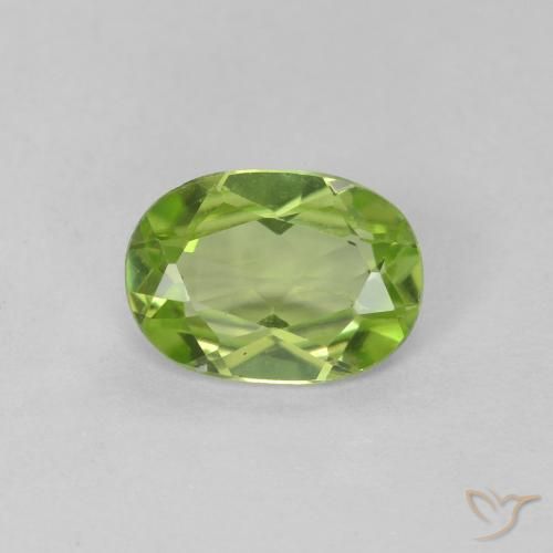 0.79ct Натуральный Средний зеленый Перидот, Овал, VVS-VS