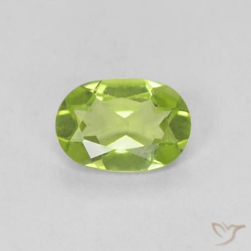 0.73ct Натуральный Средний зеленый Перидот, Овал, Чистота VVS