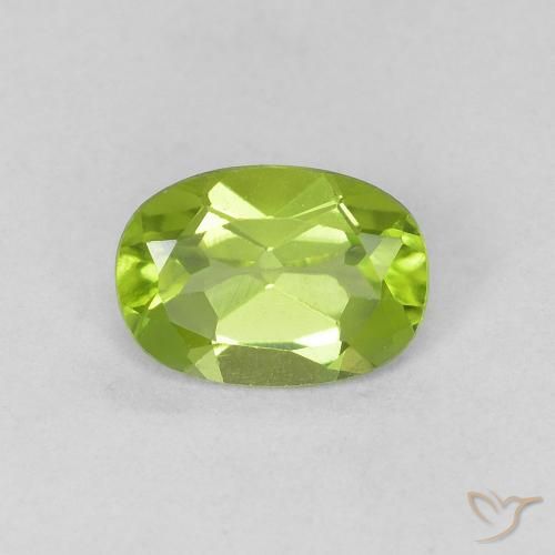 0.82ct Натуральный Ярко-зеленый Перидот, Овал, VVS-VS
