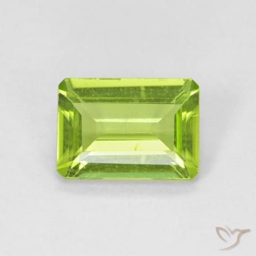 0.92ct Натуральный Ярко-зеленый Перидот, Изумрудная огранка, Чистота VS