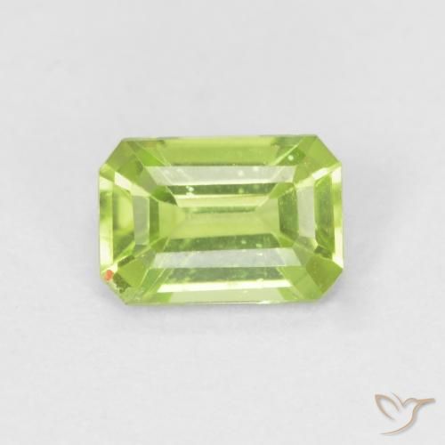 0.52ct Натуральный Светло-живой зеленый Перидот, Изумрудная огранка, Чистота VVS