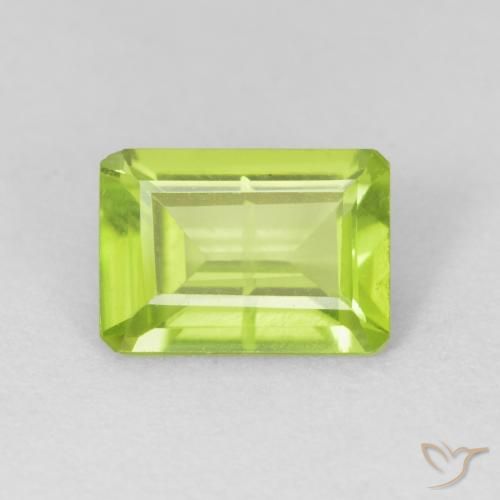0.95ct Натуральный Ярко-зеленый Перидот, Изумрудная огранка, Чистота VS