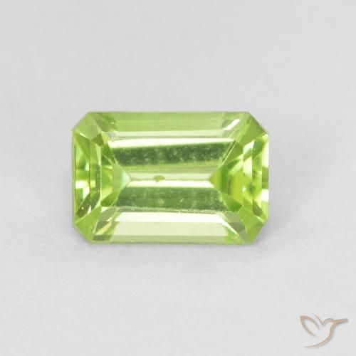 0.62ct Натуральный Светло-живой зеленый Перидот, Изумрудная огранка, Чистота VS