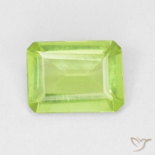 0.67ct Натуральный Светло-зеленый Перидот, Изумрудная огранка, Чистота VVS