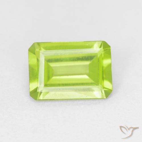 0.88ct Натуральный Ярко-зеленый Перидот, Изумрудная огранка, Чистота VVS
