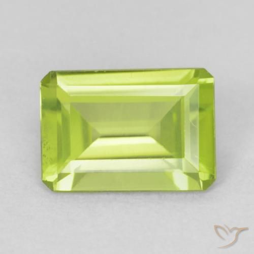 0.80ct Натуральный Средний зеленый Перидот, Изумрудная огранка, Чистота VVS