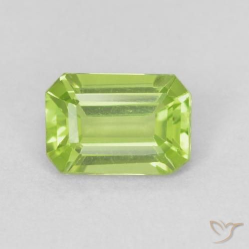 0.59ct Натуральный Средний зеленый Перидот, Изумрудная огранка, Чистота VVS