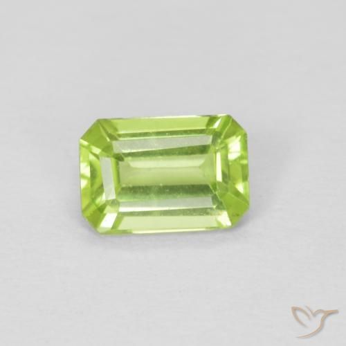 0.55ct Натуральный Средний зеленый Перидот, Изумрудная огранка, VVS-VS