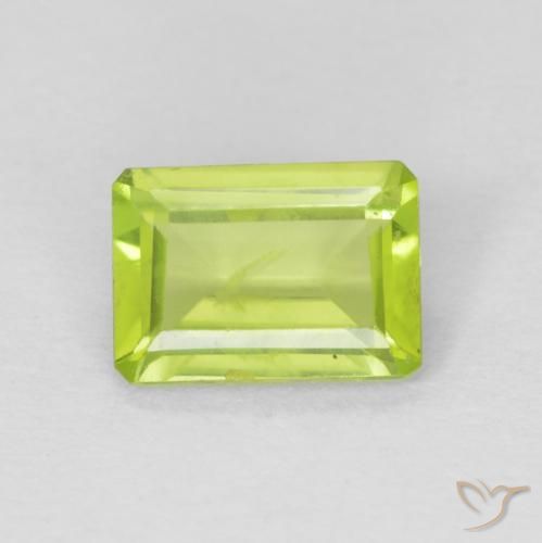0.91ct Натуральный Ярко-зеленый Перидот, Изумрудная огранка, Чистота VS