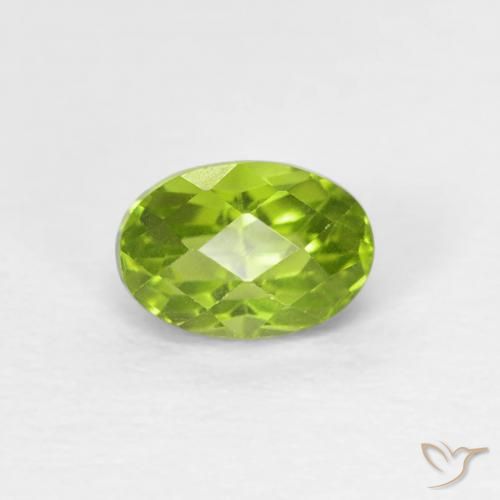 0.66ct Натуральный Ярко-зеленый Перидот, Овал, VVS-VS