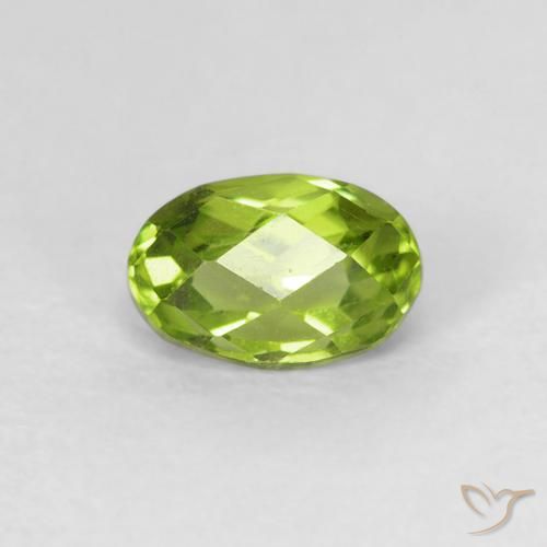 0.70ct Натуральный Ярко-зеленый Перидот, Овал, VVS-VS