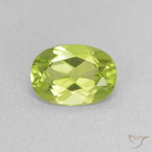 0.85ct Натуральный Ярко-зеленый Перидот, Овал, Чистота VS