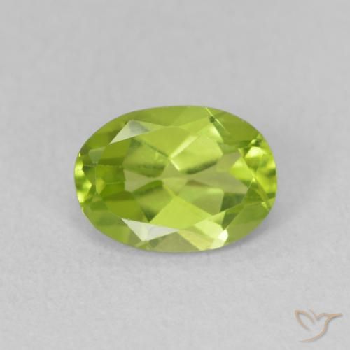 0.88ct Натуральный Ярко-зеленый Перидот, Овал, Чистота VS