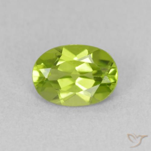 0.95ct Натуральный Средний зеленый Перидот, Овал, VVS-VS
