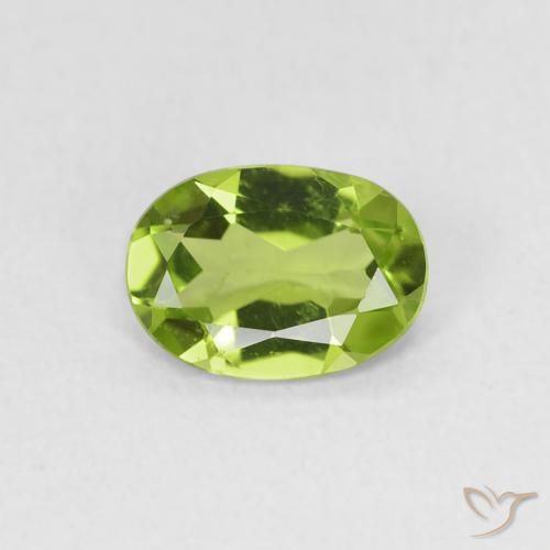 0.77ct Натуральный Ярко-зеленый Перидот, Овал, Чистота VVS