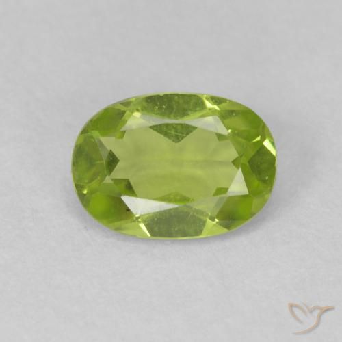 0.88ct Натуральный Средний зеленый Перидот, Овал, Чистота VVS