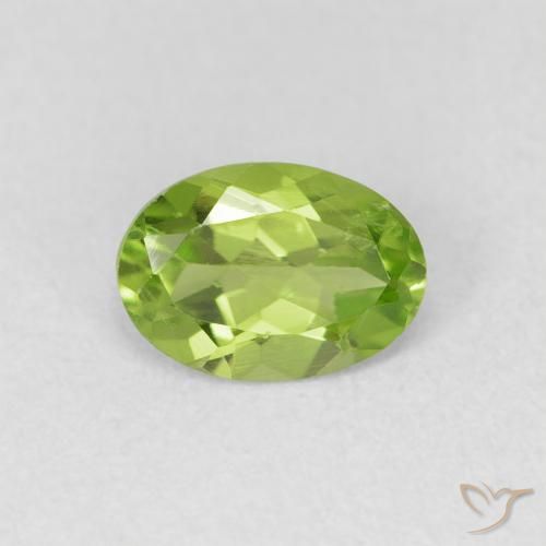 0.84ct Натуральный Средний зеленый Перидот, Овал, VVS-VS