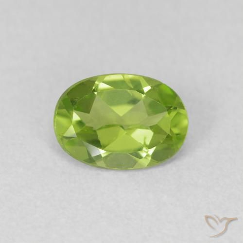 0.77ct Натуральный Ярко-зеленый Перидот, Овал, VVS-VS